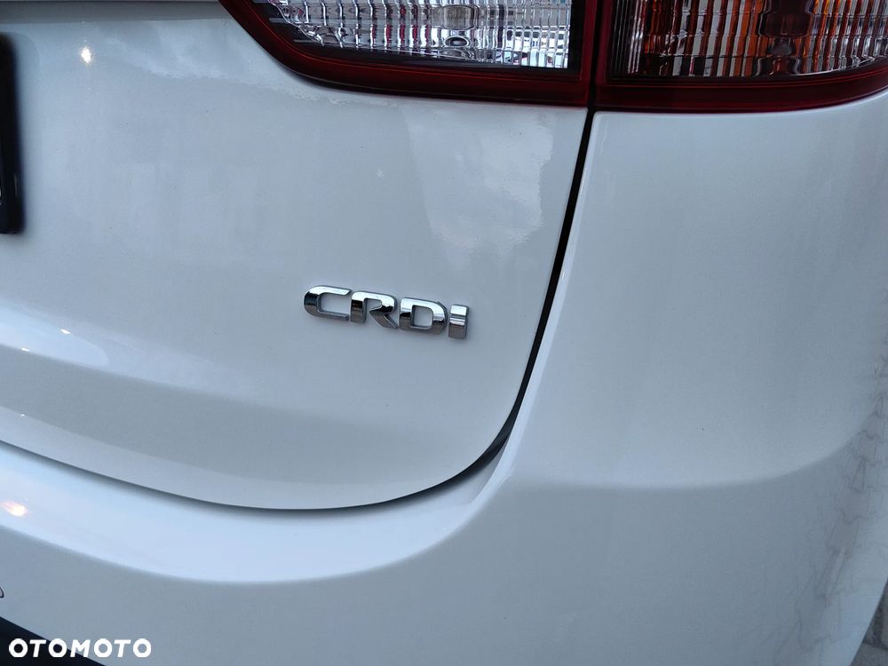 Kia Carens 1.7 CRDi 141 UEFA EURO 2016 - 12