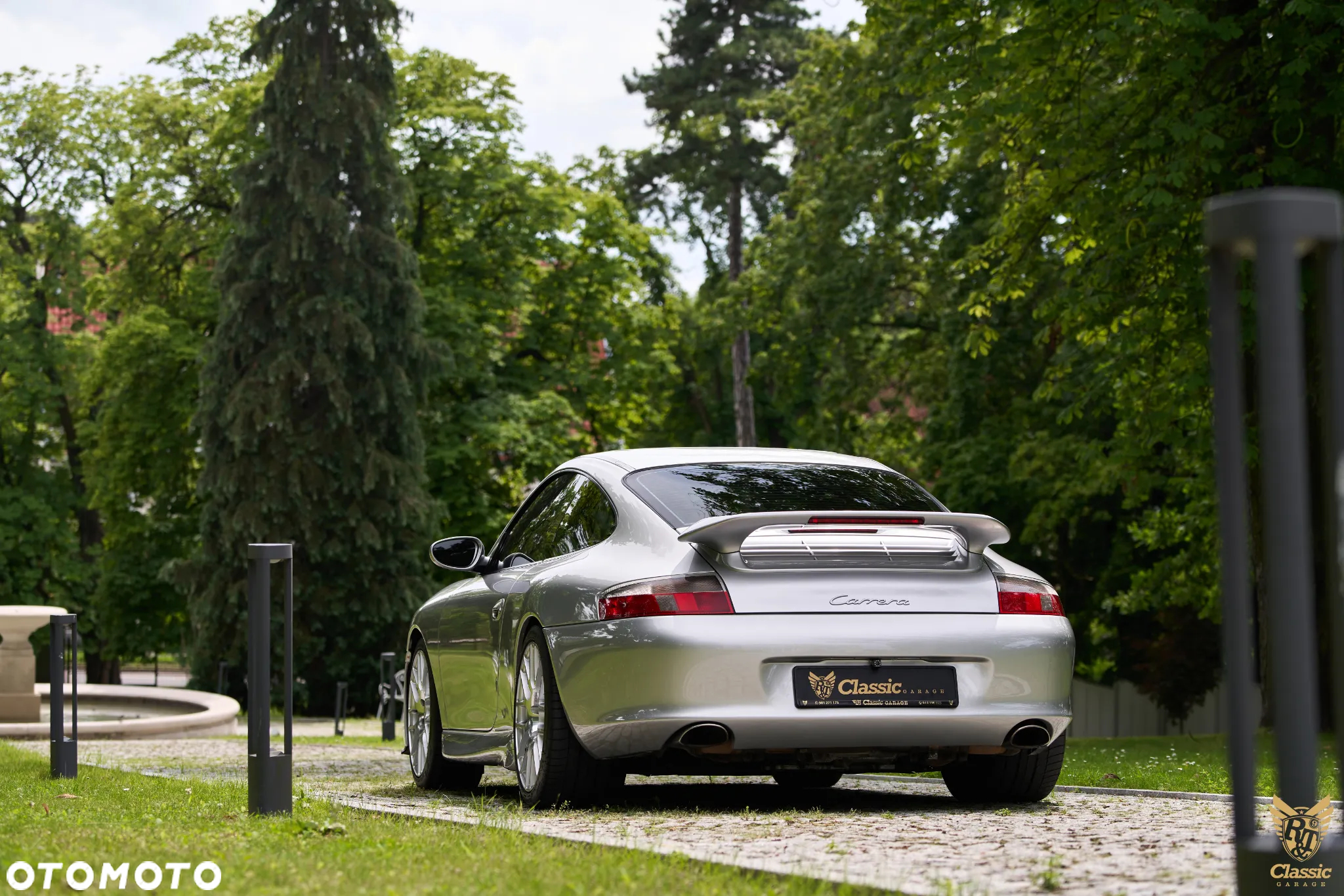 Porsche 911 Carrera - 23