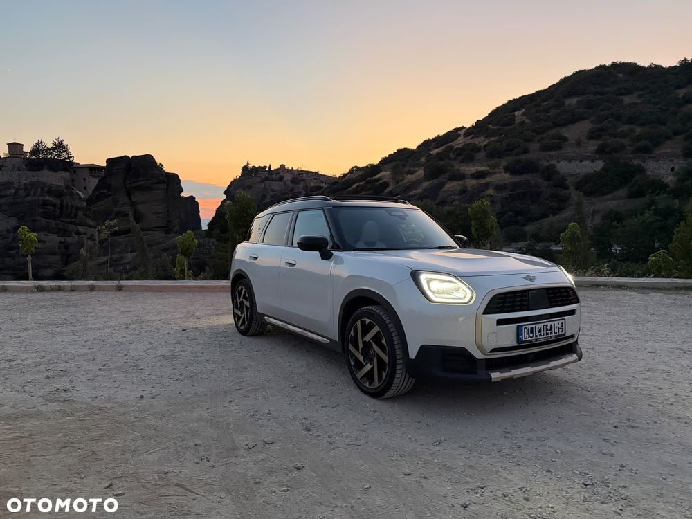 MINI Countryman S ALL4 Favoured Trim - 2
