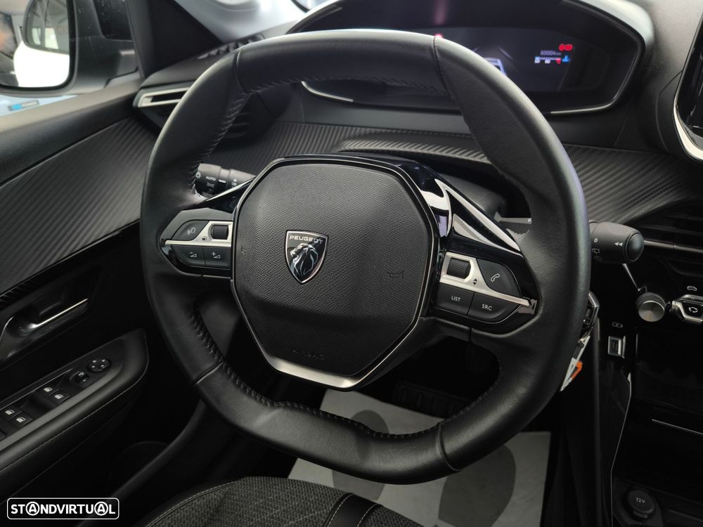 Peugeot 208 1.2 PureTech Allure - 17