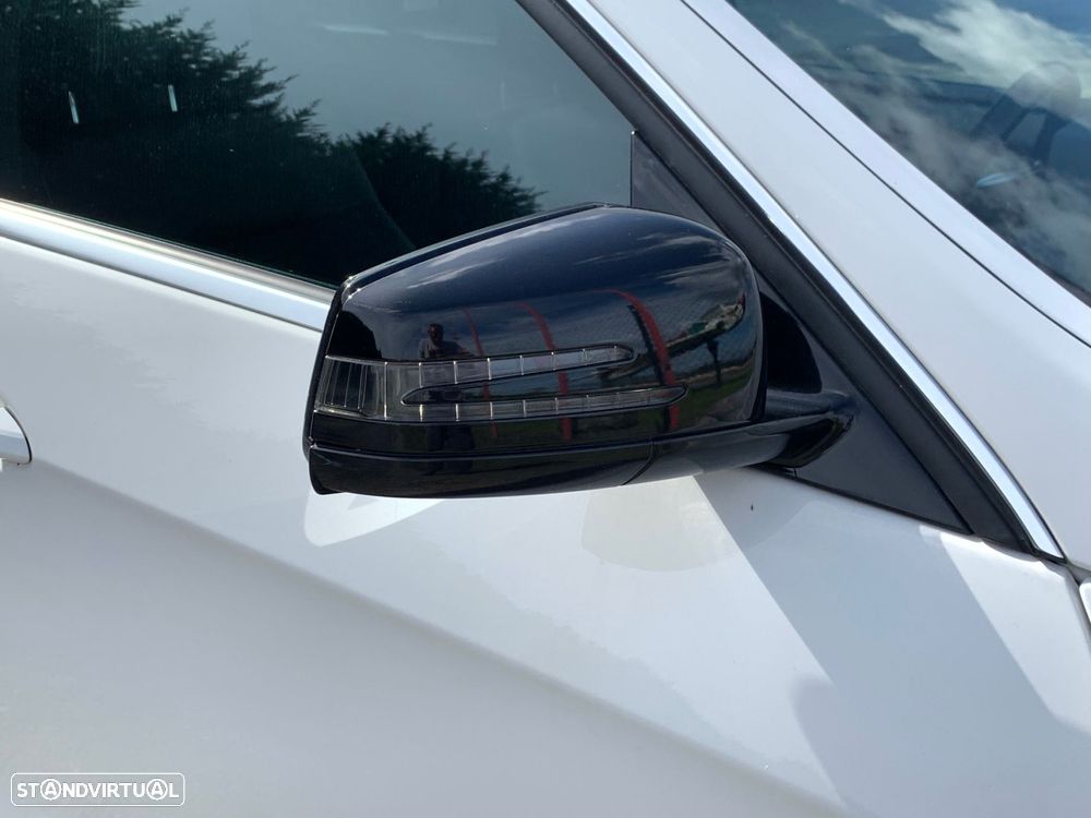 Mercedes-Benz E 220 BlueTEC Avantgarde Auto. - 53