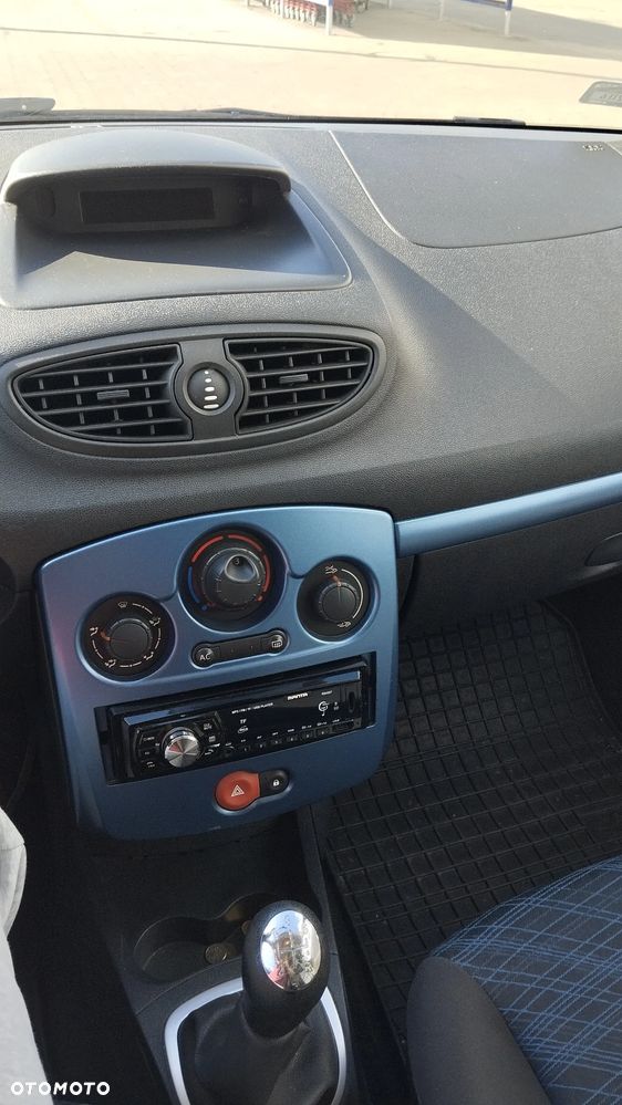 Renault Clio - 8
