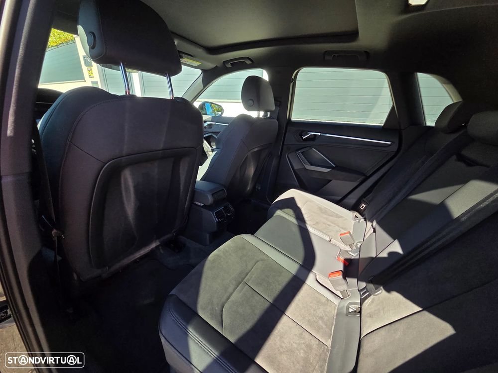 Audi RS Q3 2.5 TFSI quattro S tronic - 12