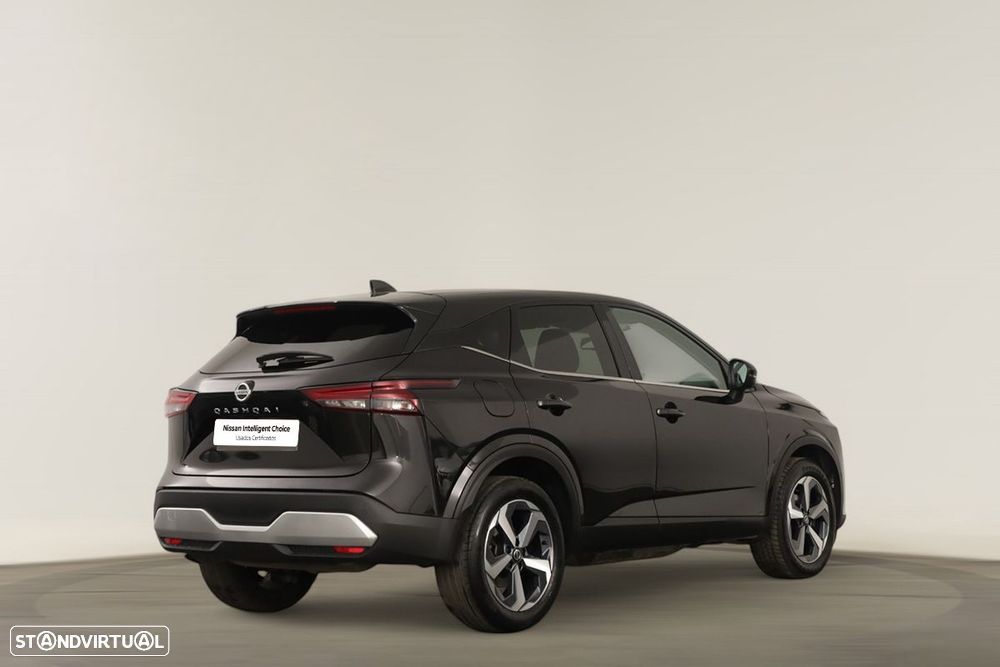 Nissan Qashqai 1.3 DIG-T N-Connecta Xtronic - 4