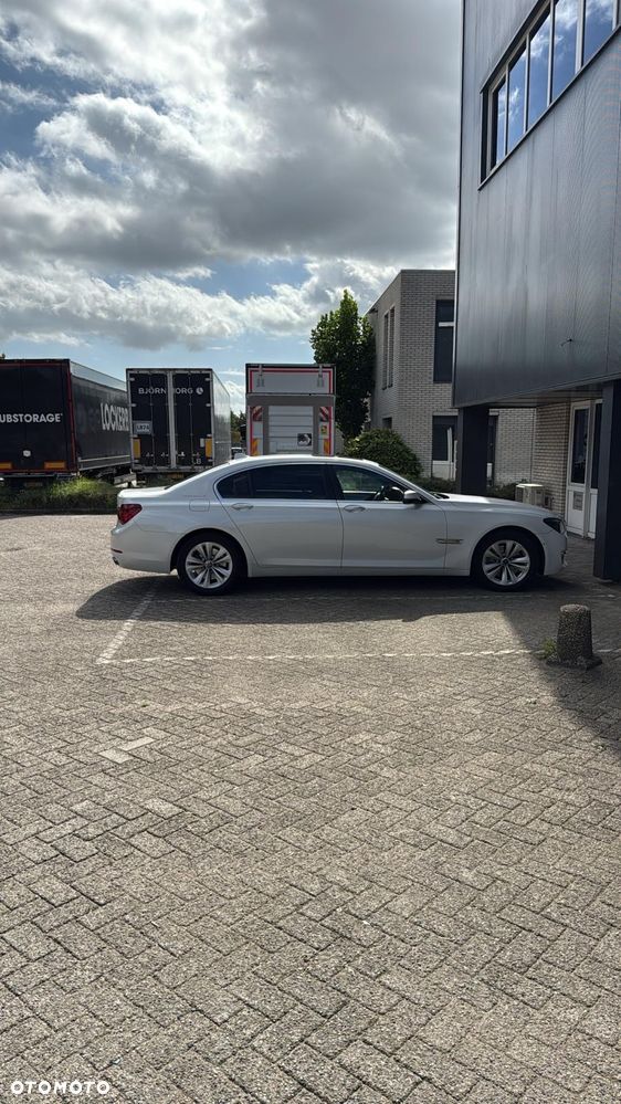 BMW Seria 7 - 21