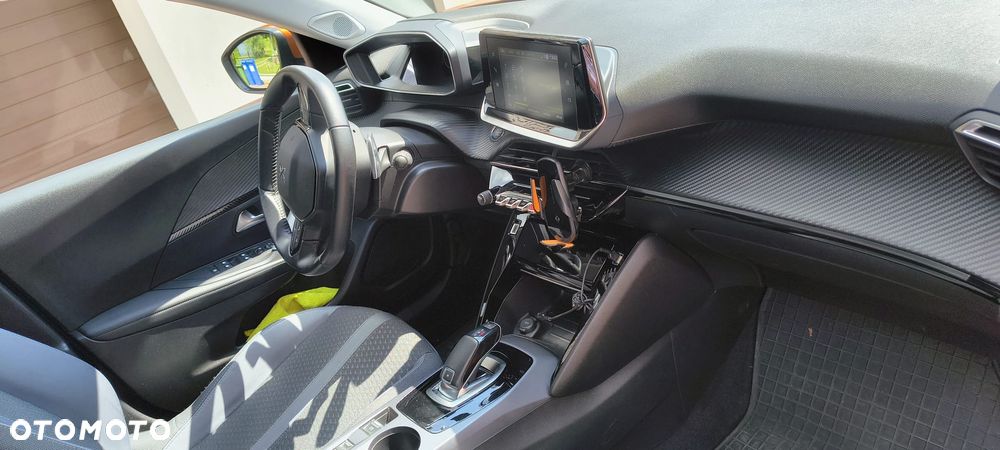 Peugeot 2008 1.2 PureTech Allure S&S EAT8 - 8