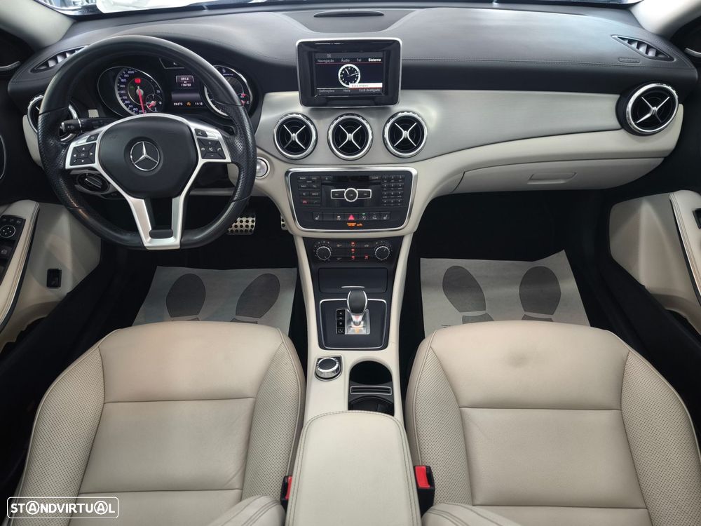 Mercedes-Benz GLA 45 AMG 4-Matic - 12