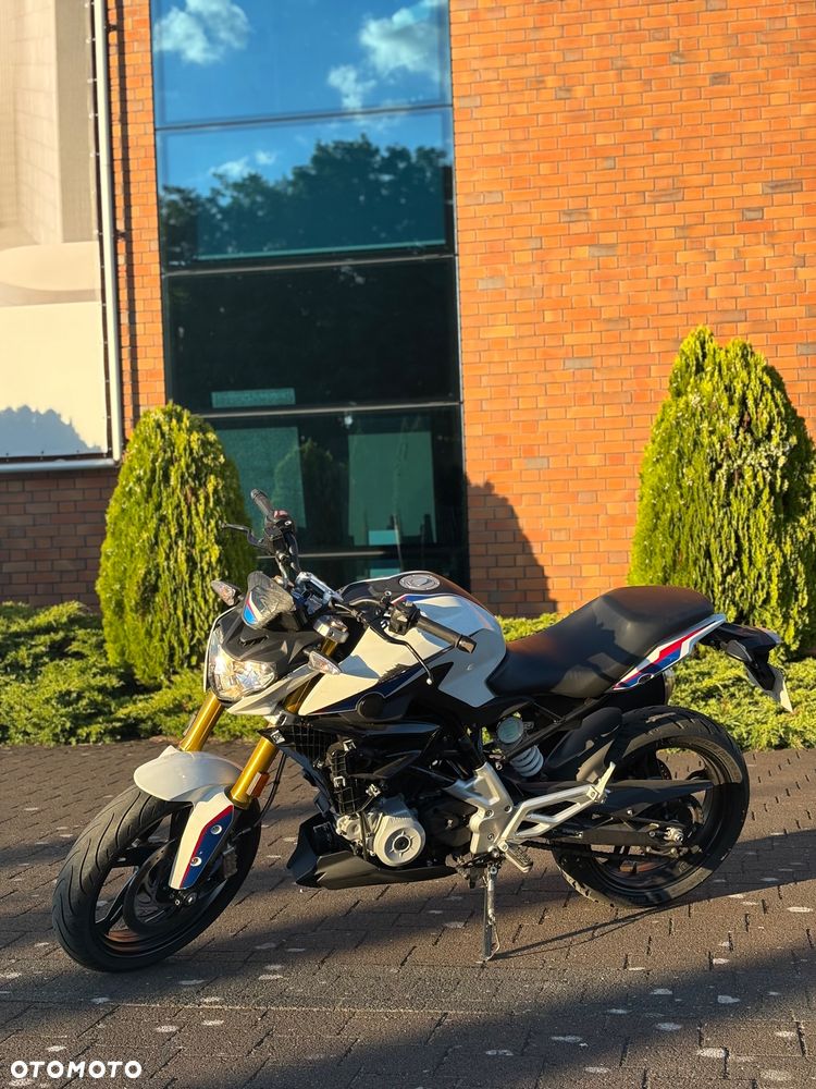 BMW G - 12