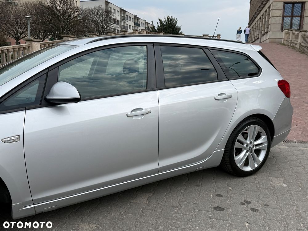 Opel Astra 1.4 T Cosmo - 14