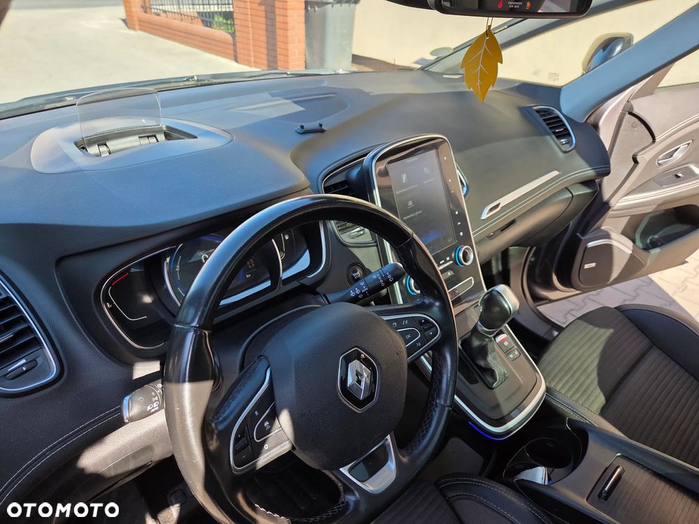 Renault Grand Scenic - 17