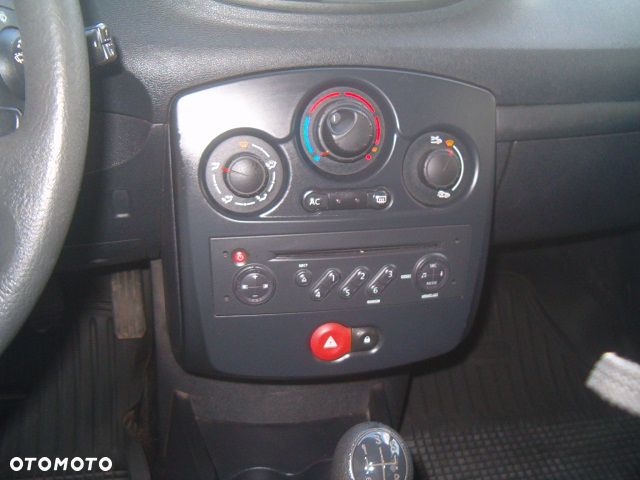 Renault Clio - 17