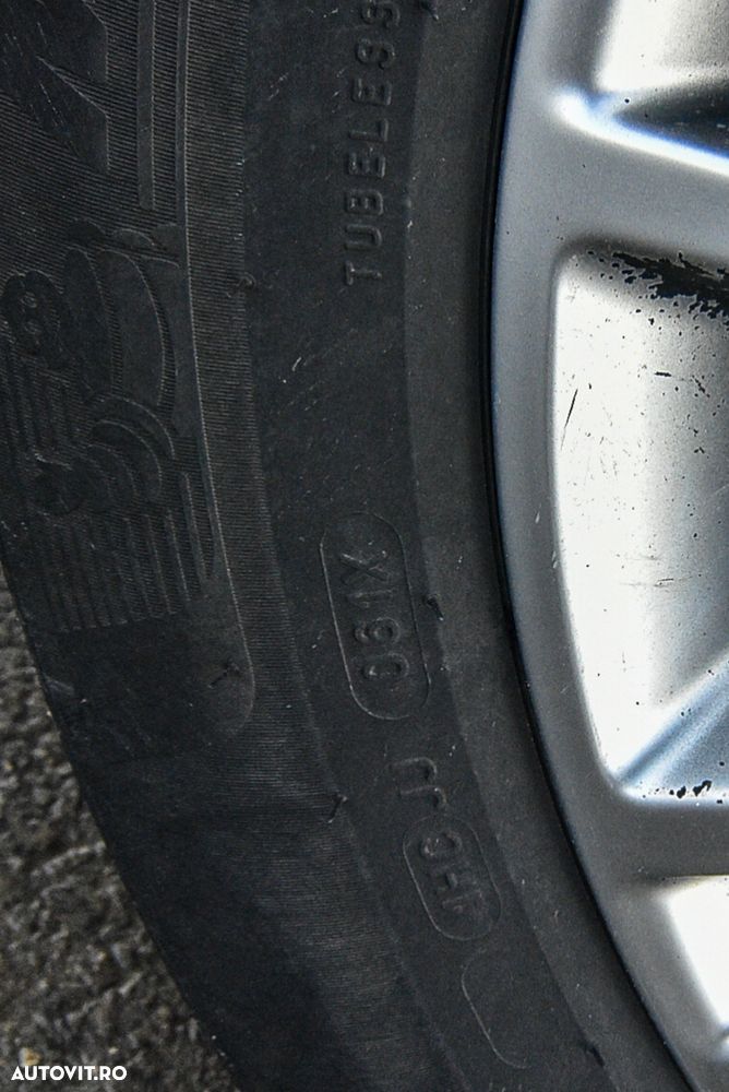 Ford Kuga 2.0 TDCi 2x4 SYNC - 10