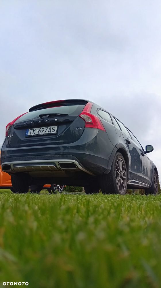 Volvo V60 Cross Country - 9