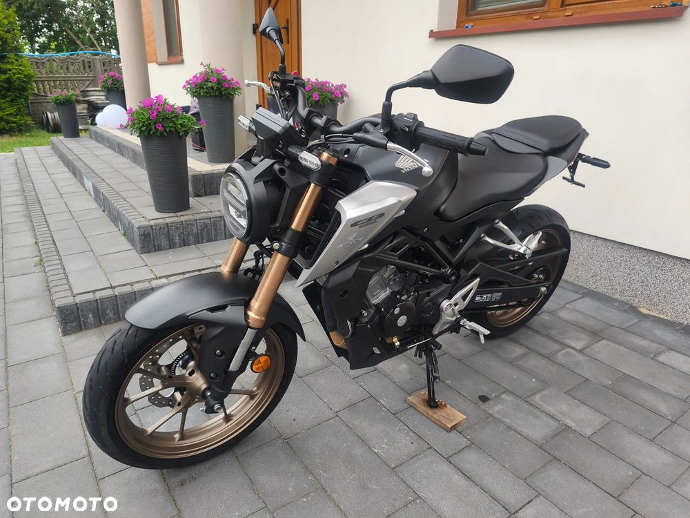 Honda CB - 8