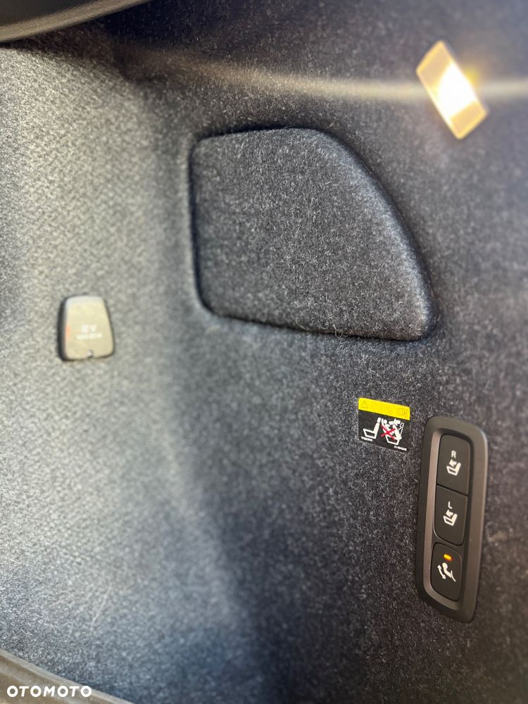 Volvo XC 40 T4 AWD Momentum Pro - 39