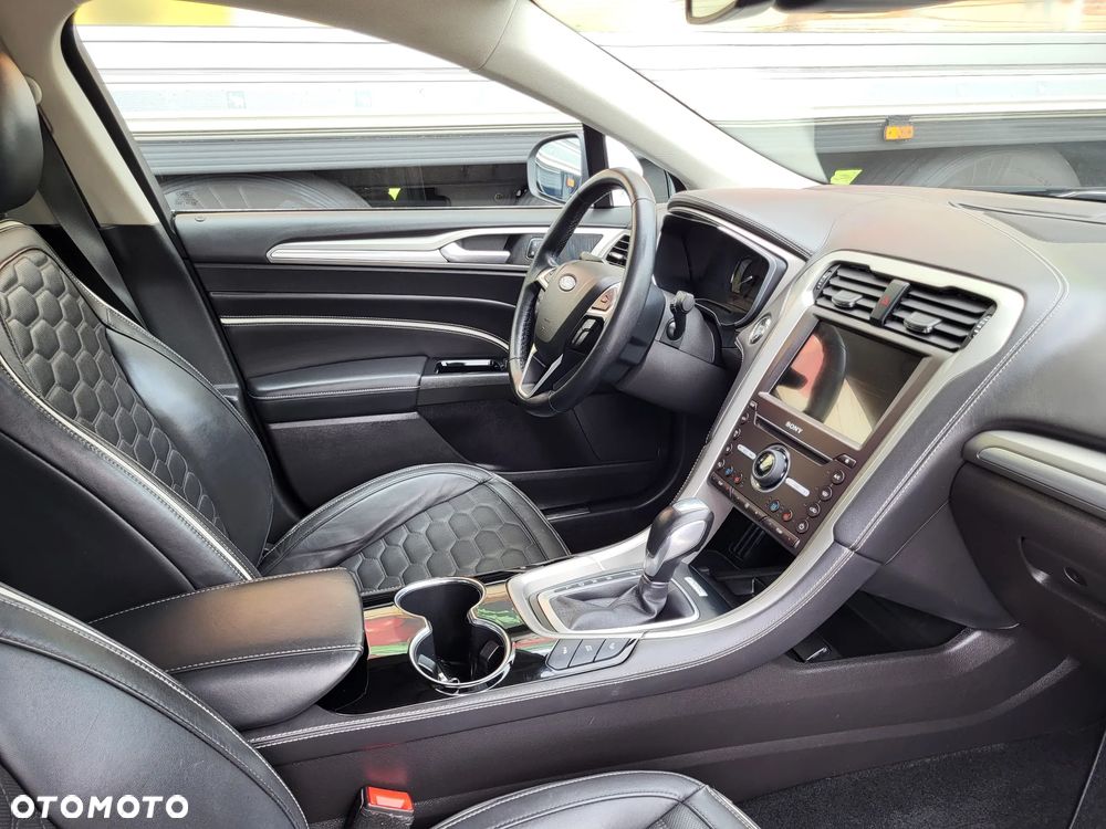 Ford Mondeo 2.0 Hybrid Vignale Plus - 32