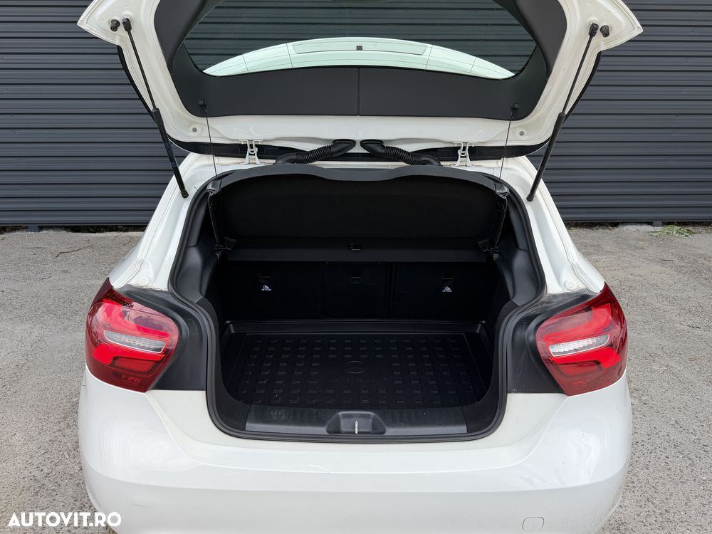 Mercedes-Benz A 180 d Progressive - 31