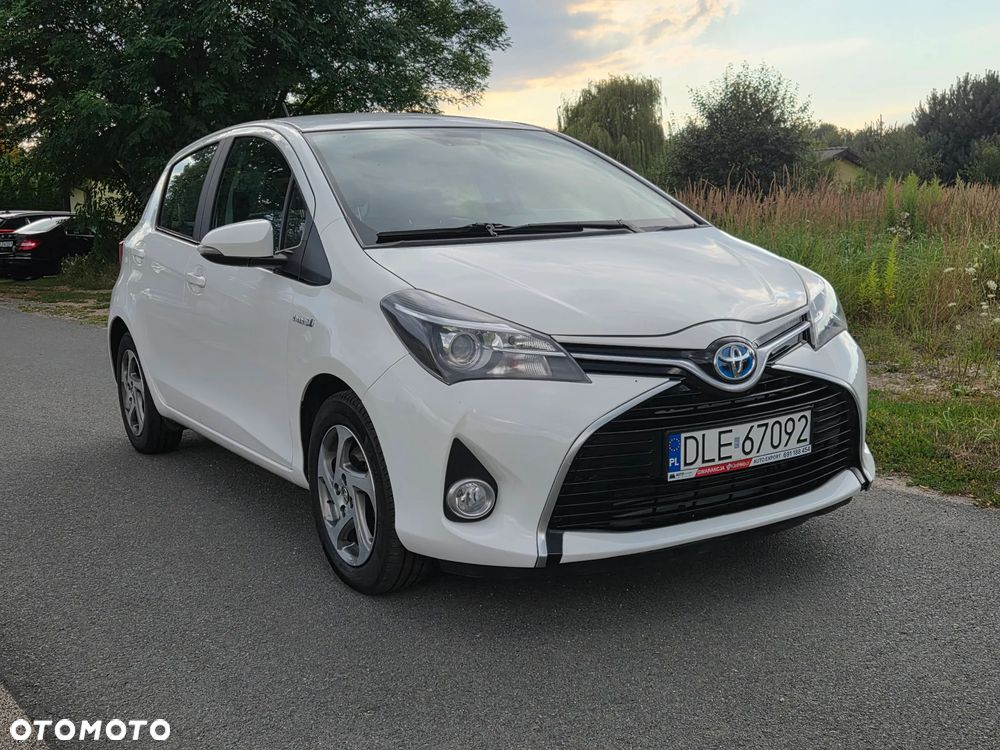 Toyota Yaris Hybrid 100 Dynamic EU6 - 3