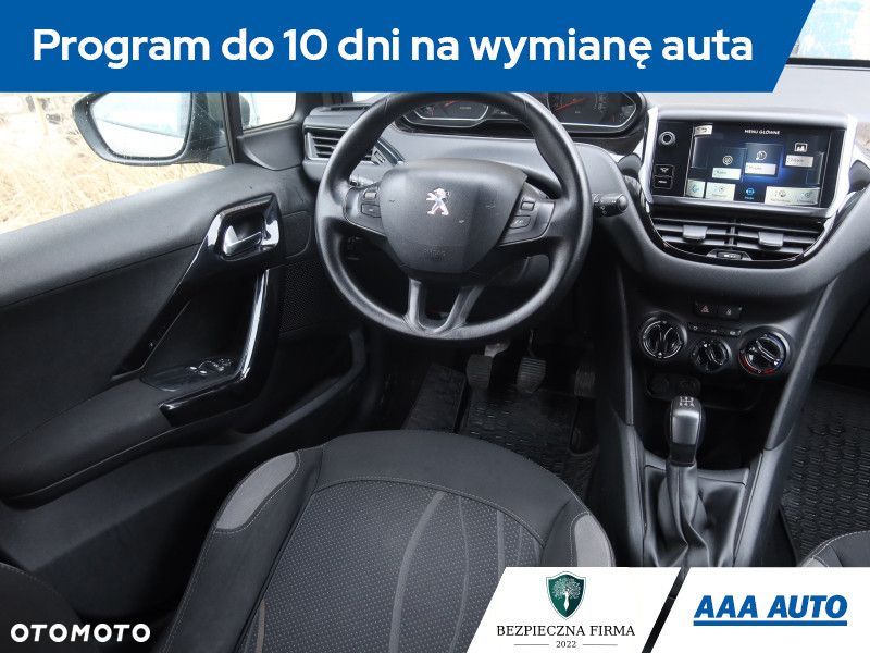 Peugeot 208 - 9