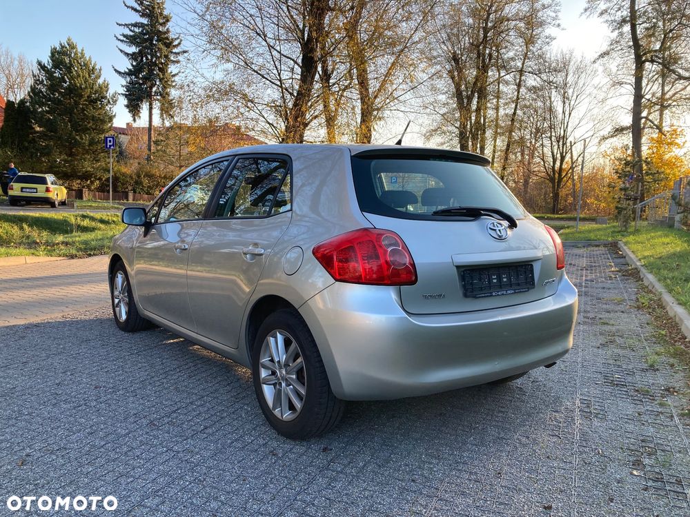 Toyota Auris 1.6 2010 - 18