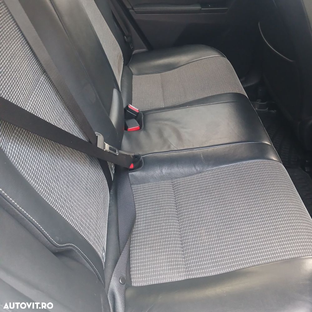 Toyota Auris 1.8 L VVT-i HSD Sol - 14