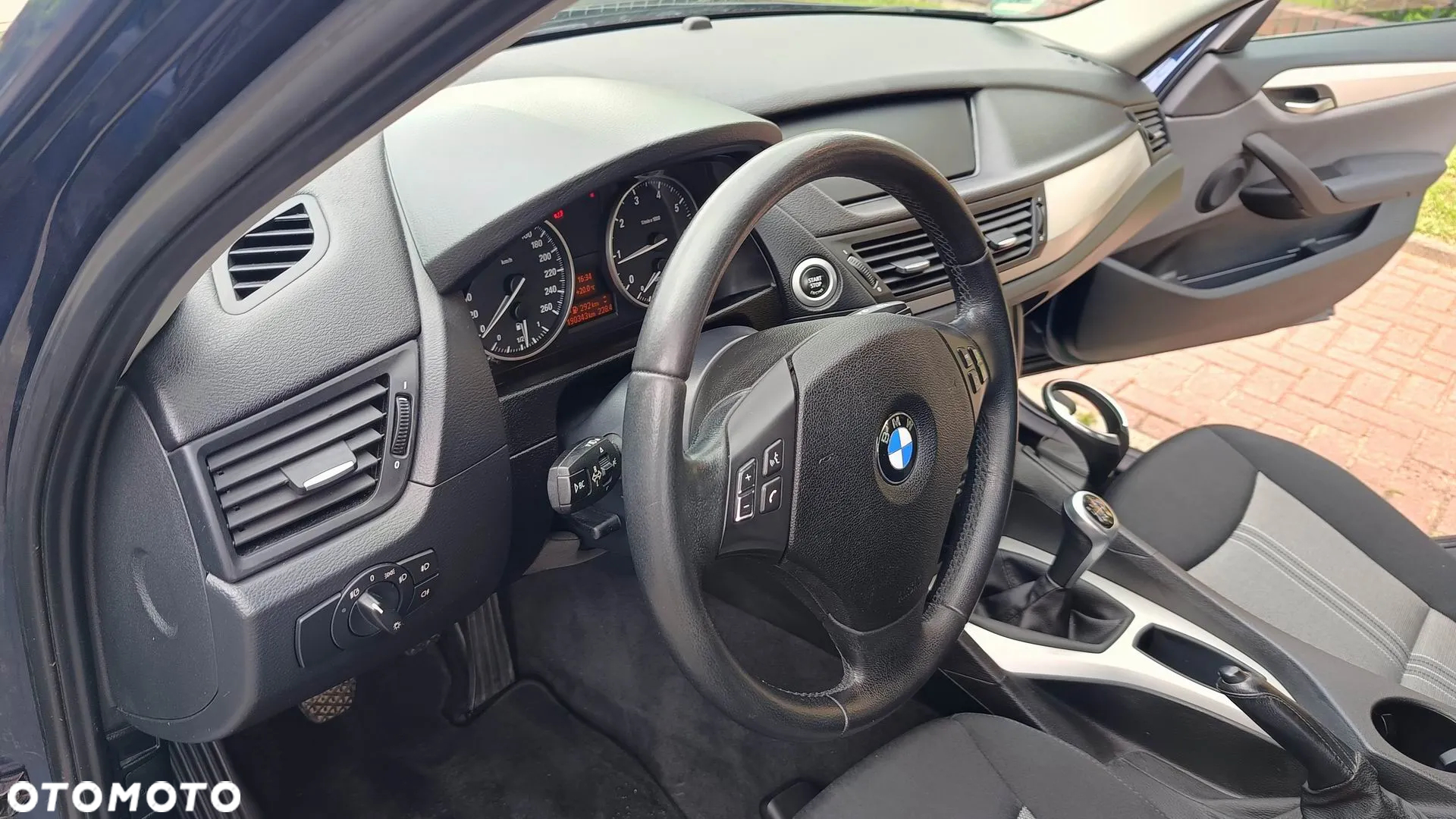 BMW X1 xDrive20i Sport Line - 22