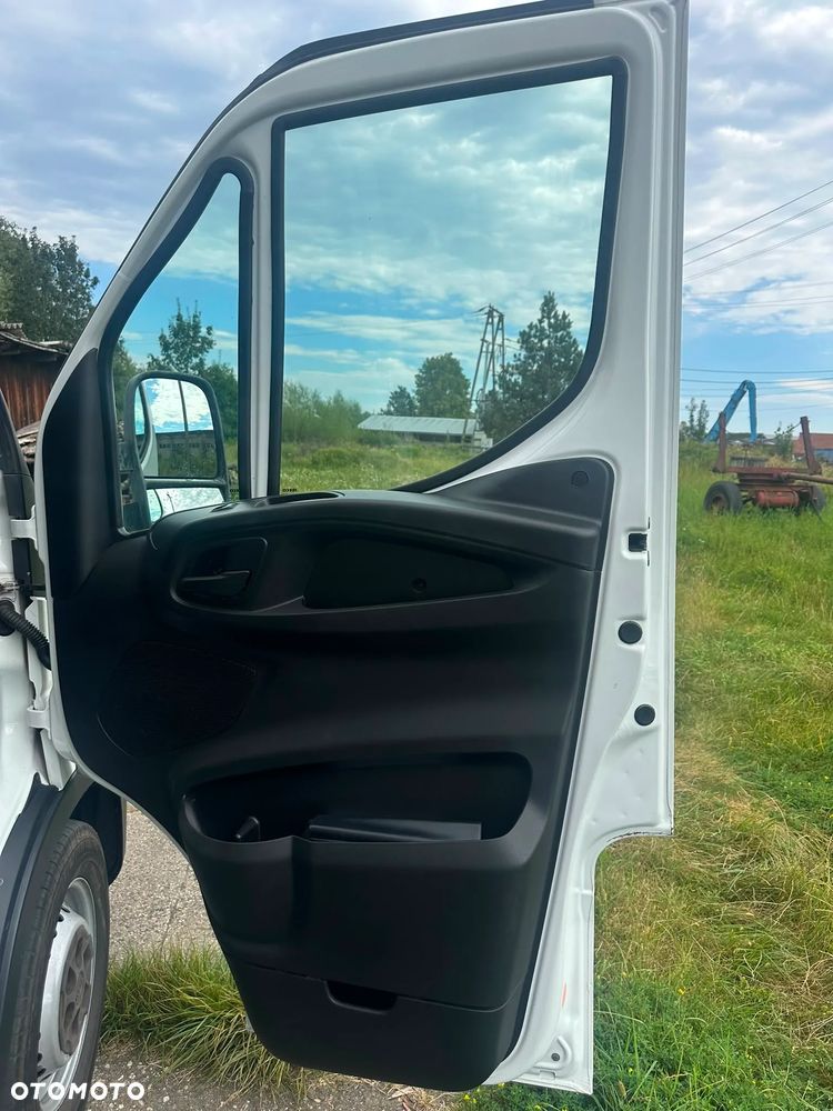 Iveco Daily 35S17 3.0 diesel KONTENER-CHŁODNIA THERMO KING, 170kM, 2016 rok, WEBASTO, KLIMA, ORGINALNY PRZEBIEG! - 32