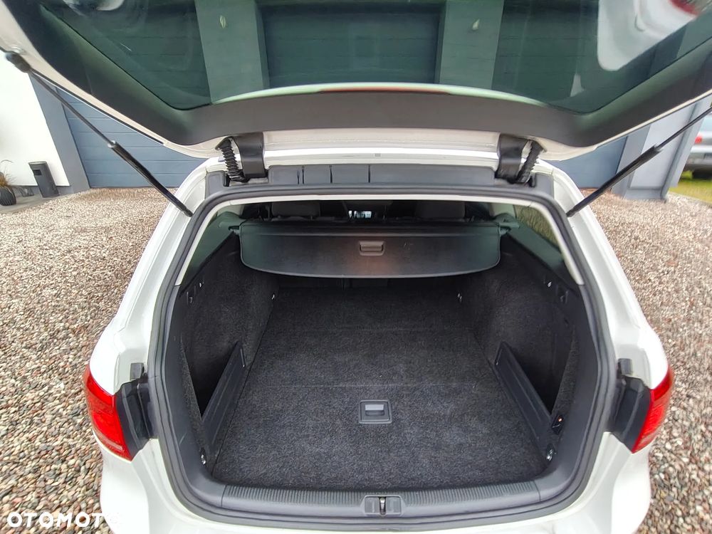 Volkswagen Passat - 16