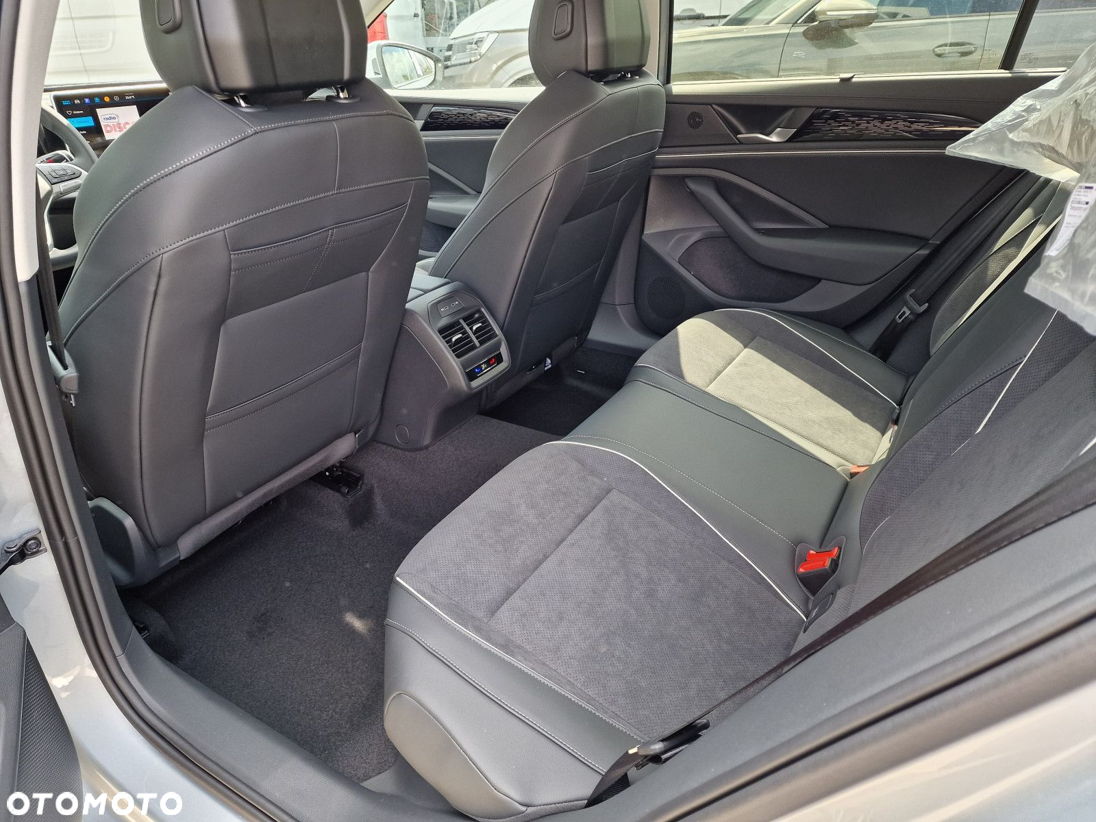 Volkswagen Passat 1.5 TSI EVO Business DSG - 12
