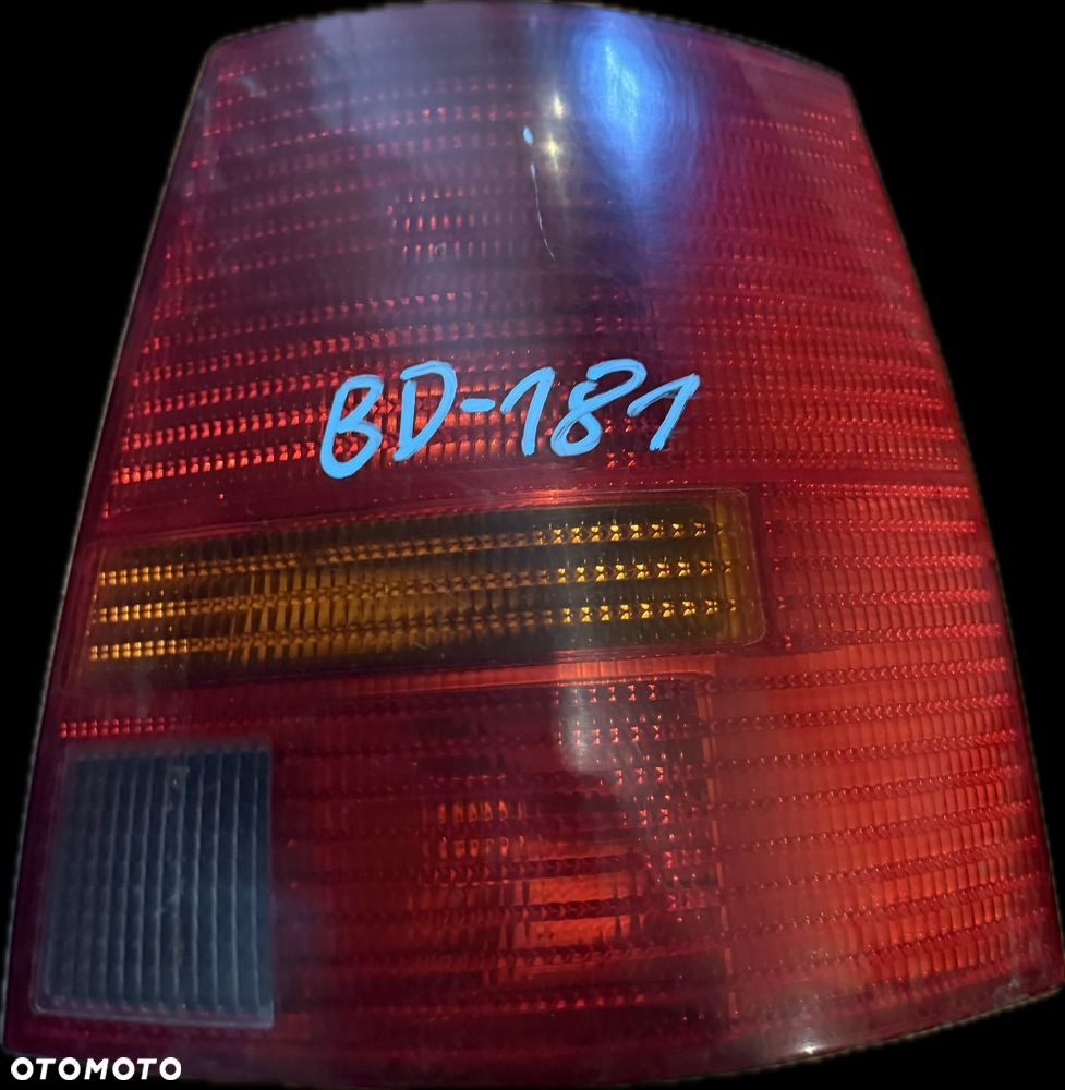 Lampa Tył Tylna Lampa prawa VW Volkswagen Golf 4 IV Bora Kombi Variant - 1