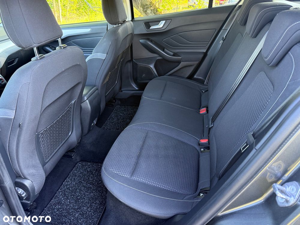 Ford Focus 1.0 EcoBoost Titanium - 24
