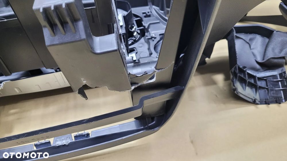 MERCEDES CLA W117 DESKA KONSOLA ORYGINAŁ - 10