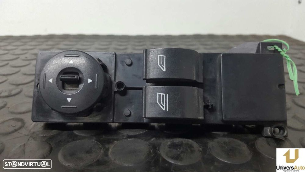 COMANDO ELEVADOR FRENTE ESQUERDO FORD FOCUS BERLINA (CAP) TREND - 2