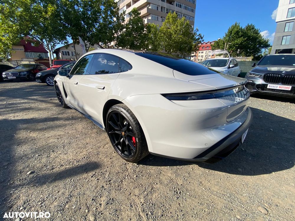 Porsche Taycan GTS - 8
