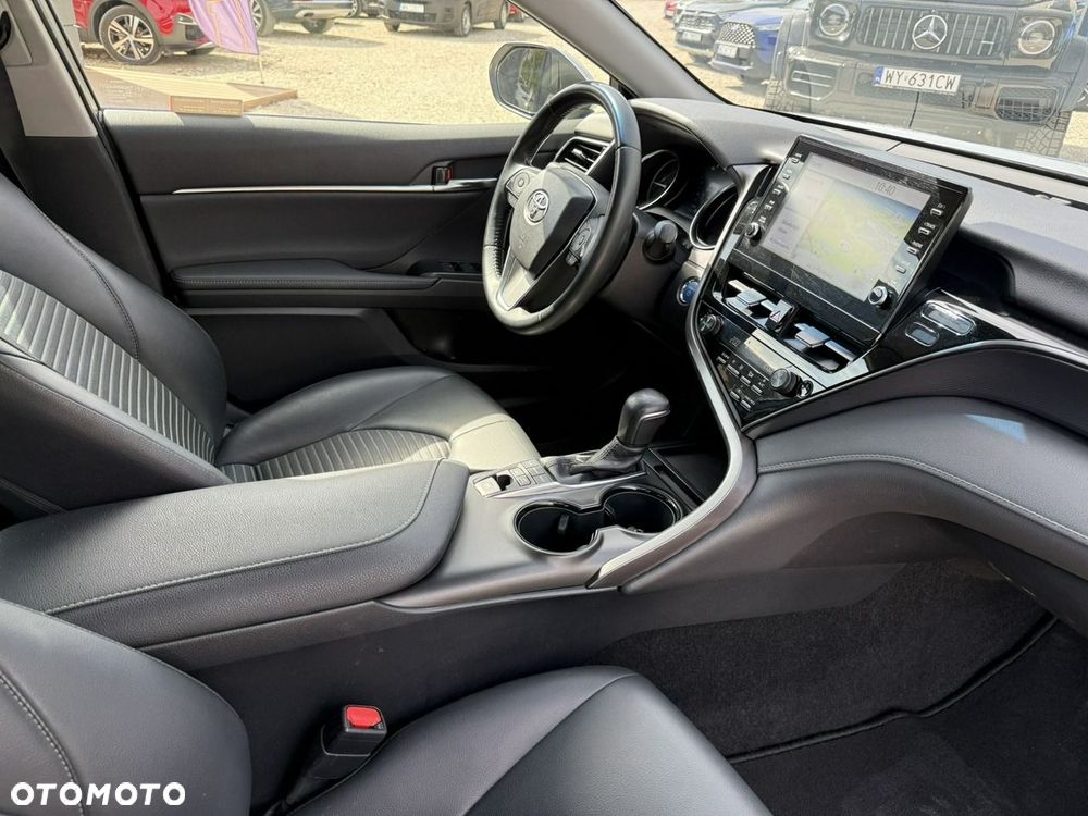 Toyota Camry - 7