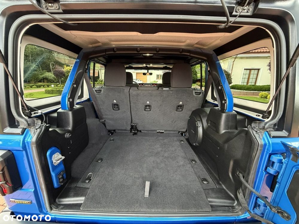 Jeep Wrangler - 38