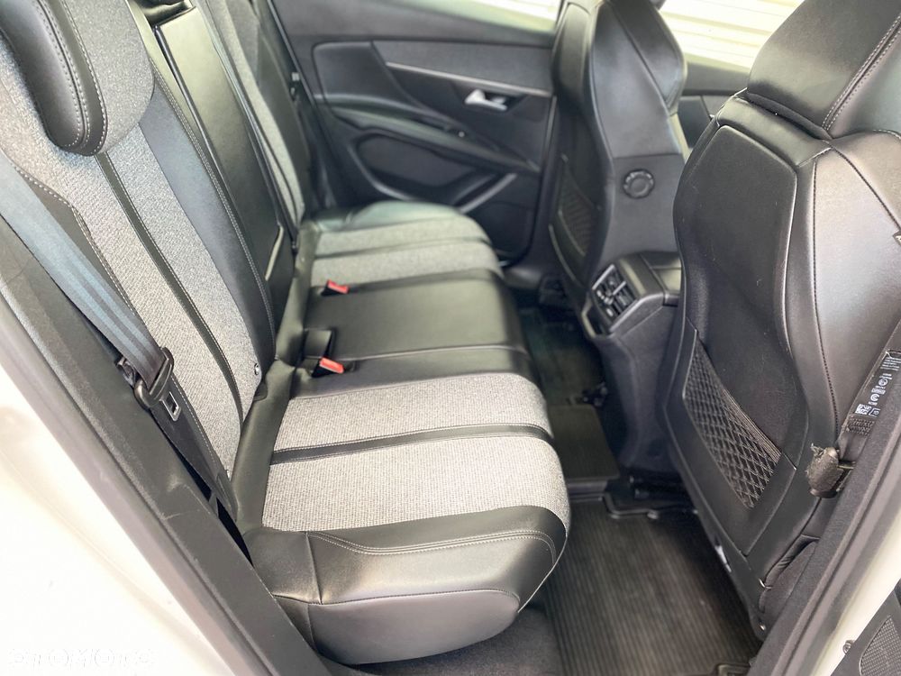 Peugeot 3008 BlueHDi 180 Stop & Start EAT8 Allure - 17