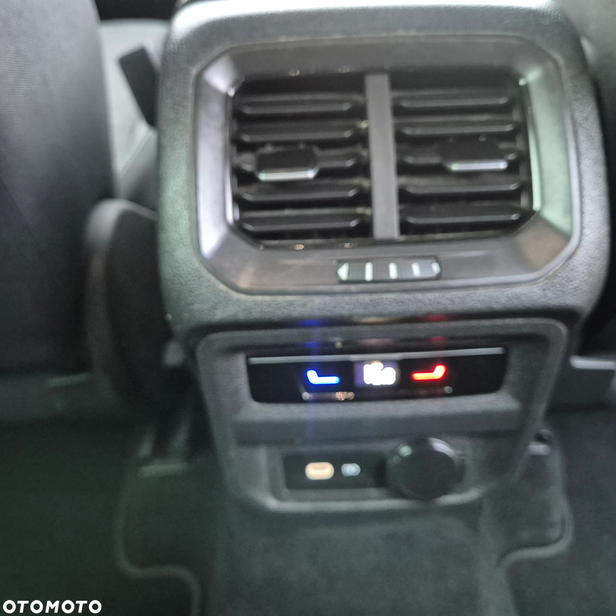 Volkswagen Tiguan - 8