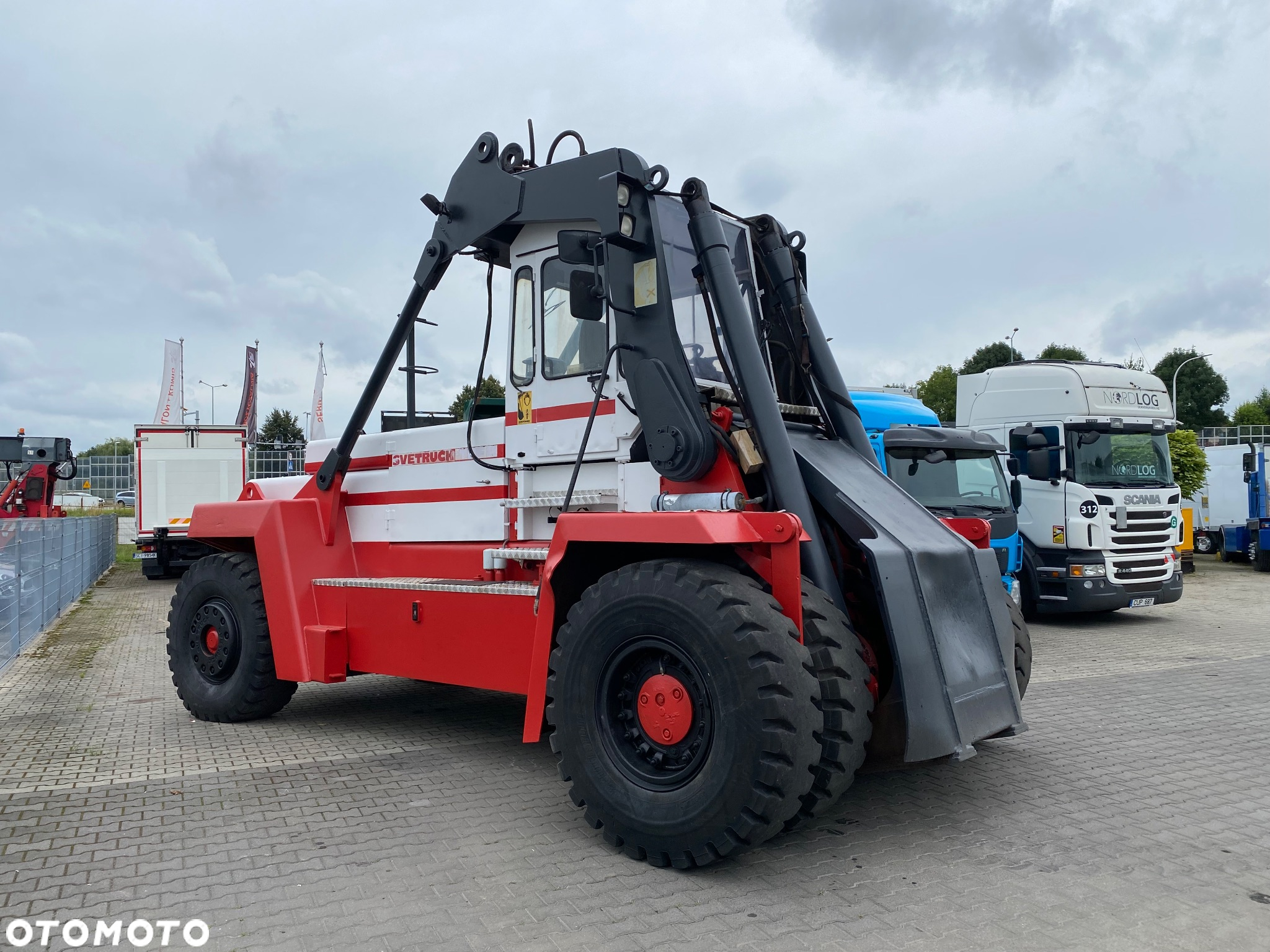 Svetruck TMF 12/9 HB / 1 WŁ. / STAN BDB. / MOZLIWOSC INNEGO CHWYTAKA / SERWIS / 12T ŁAD. - 8
