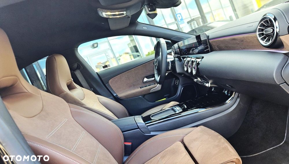 Mercedes-Benz CLA - 15