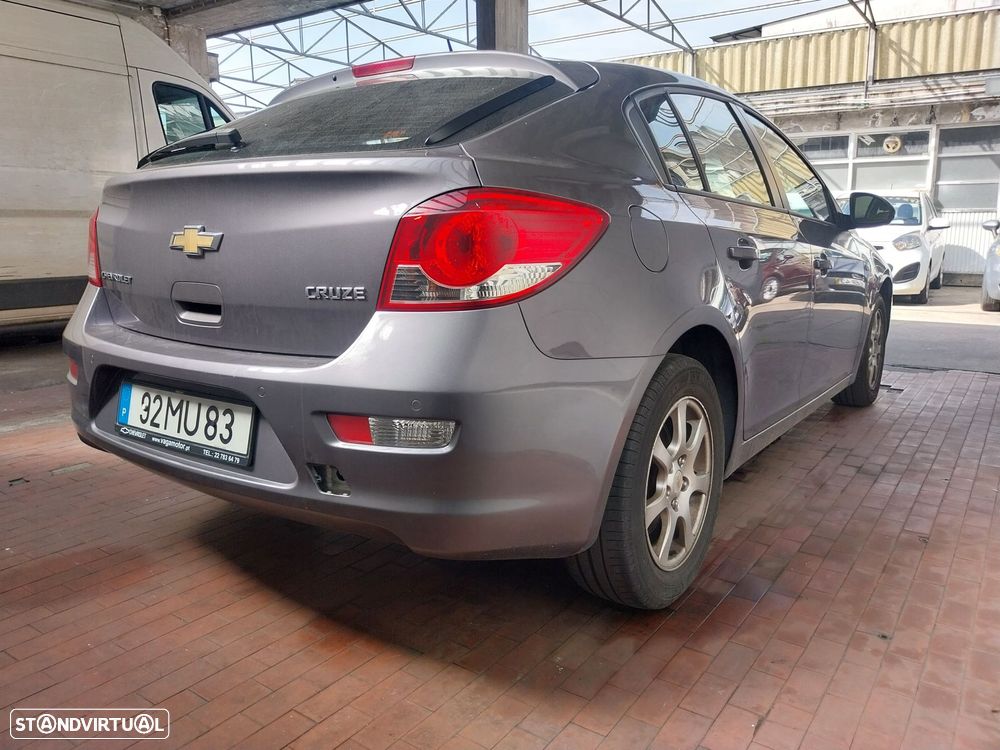 Chevrolet Cruze 1.7 VCDi LT - 16
