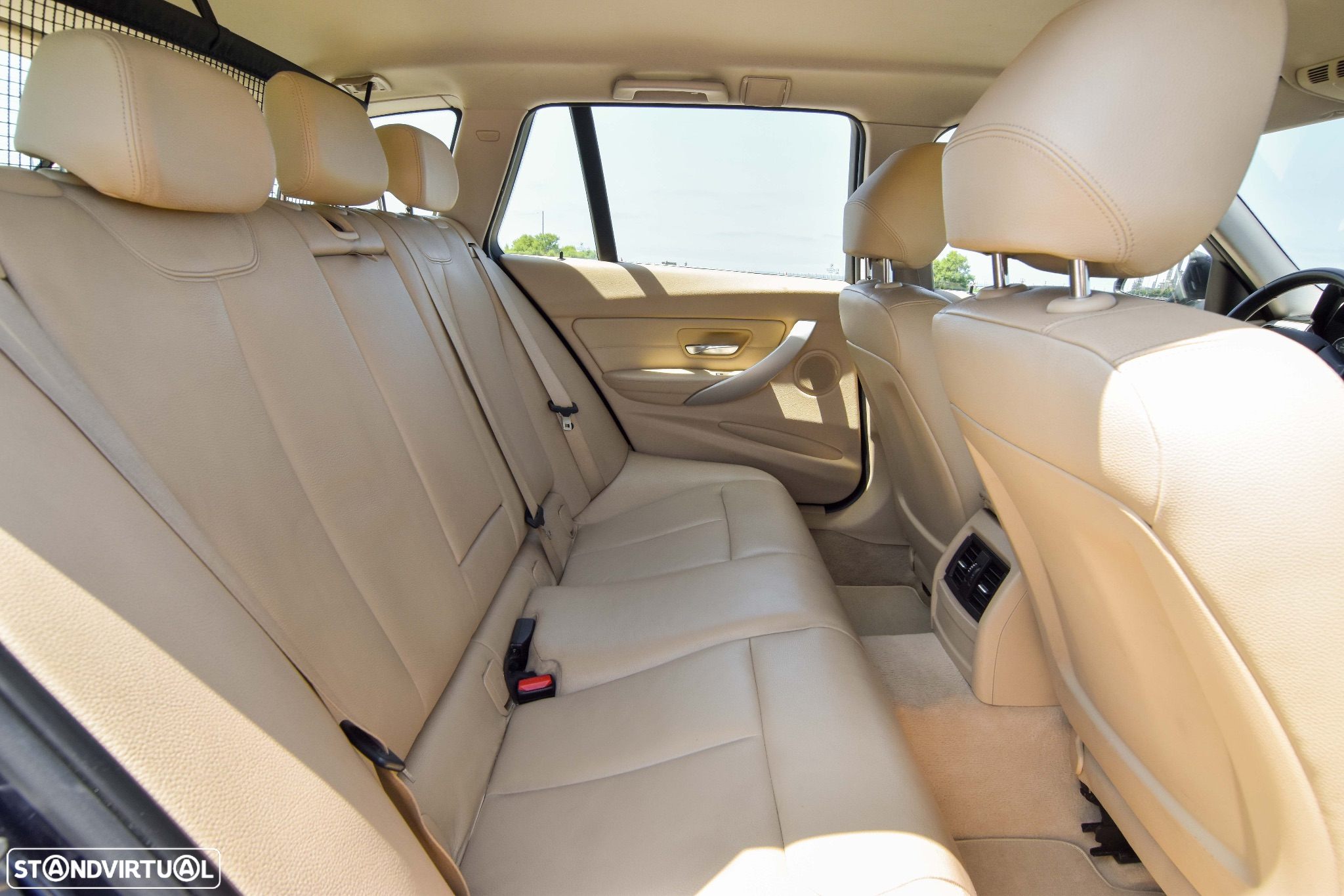 BMW 318 d Touring Auto Line Luxury - 23