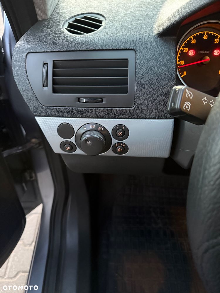 Opel Astra 1.4 NJoy - 32