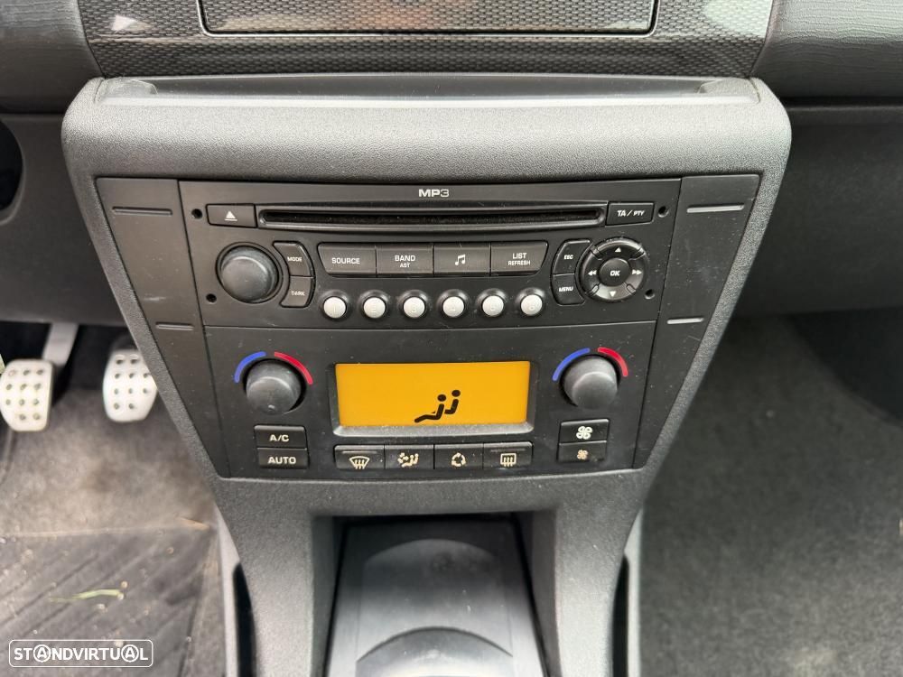 Citroën C4 Coupé 1.4 16V VTR Pack - 17