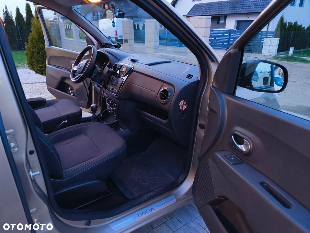 Dacia Lodgy 1.3 TCe Laureate S&S - 21
