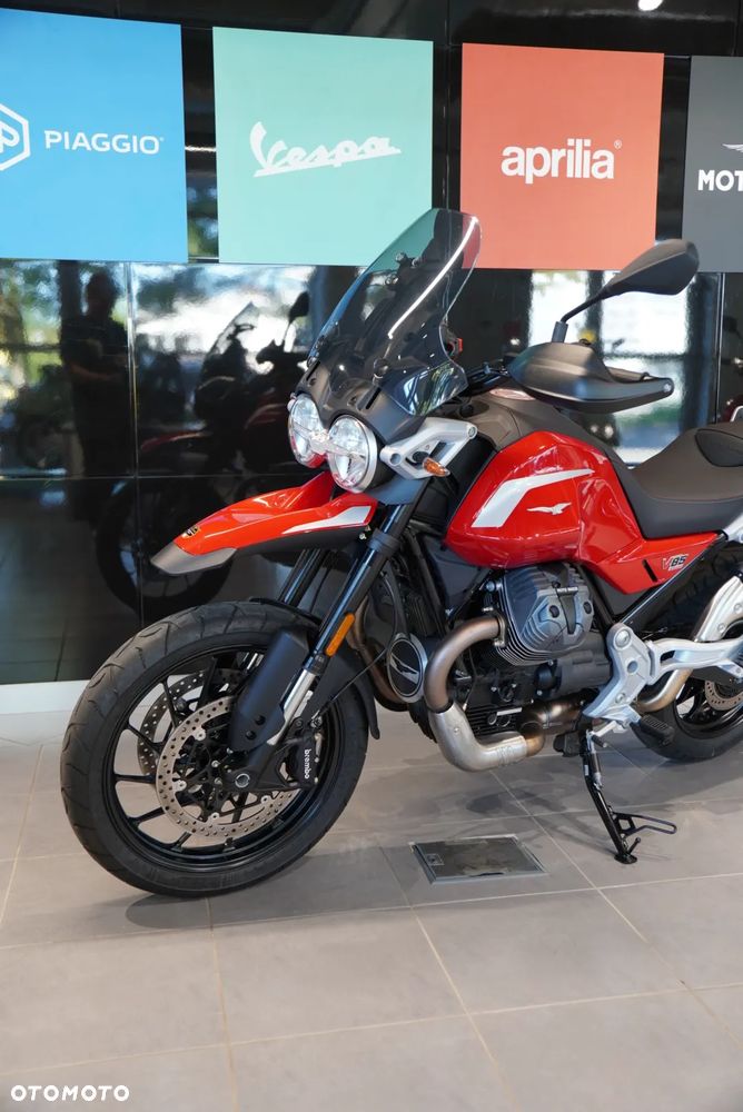Moto Guzzi V85 - 8