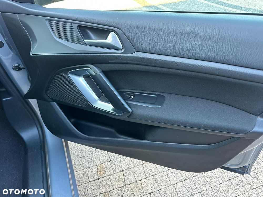Peugeot 308 1.6 BlueHDi Allure S&S - 18