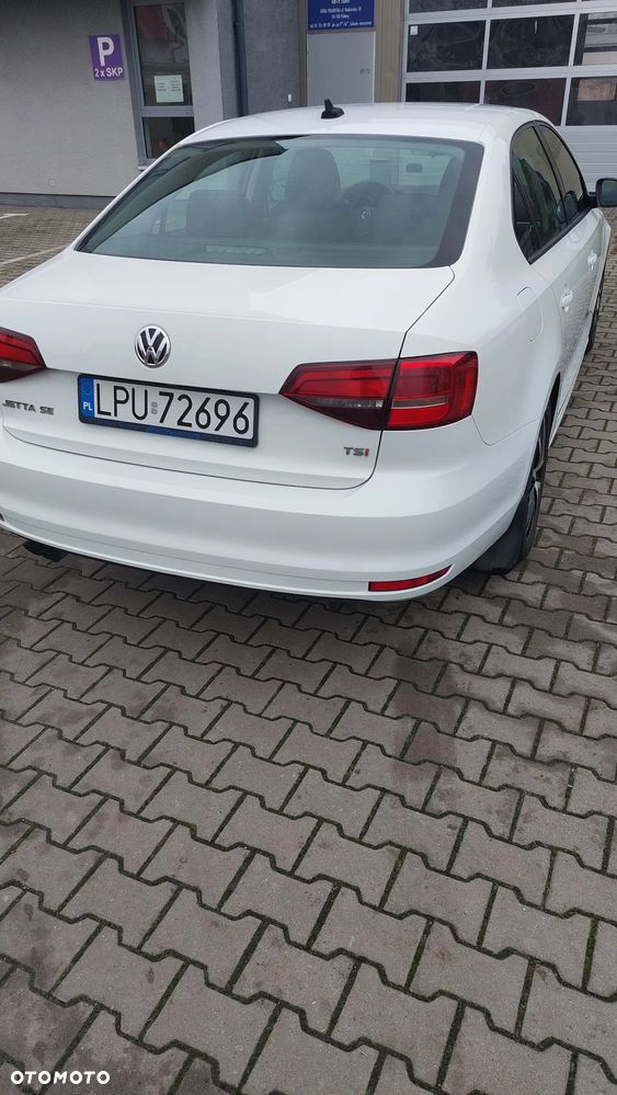 Volkswagen Jetta - 8
