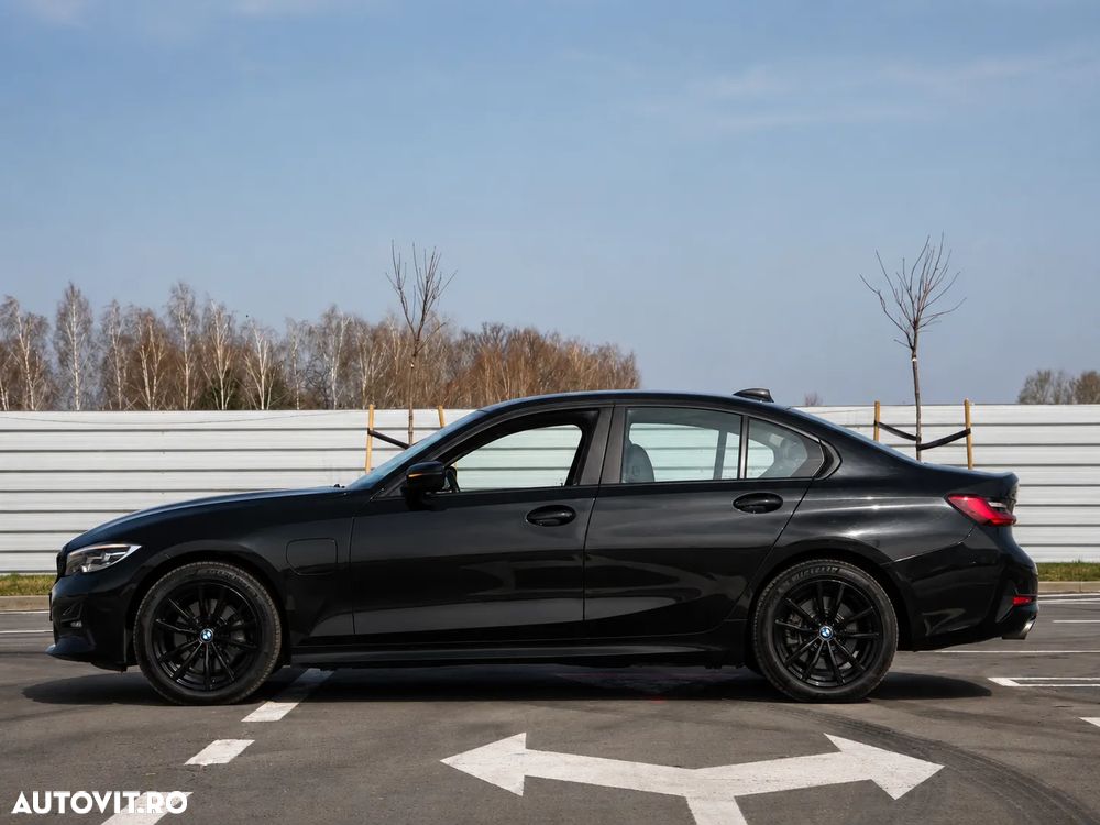 BMW Seria 3 330e AT PHEV - 11