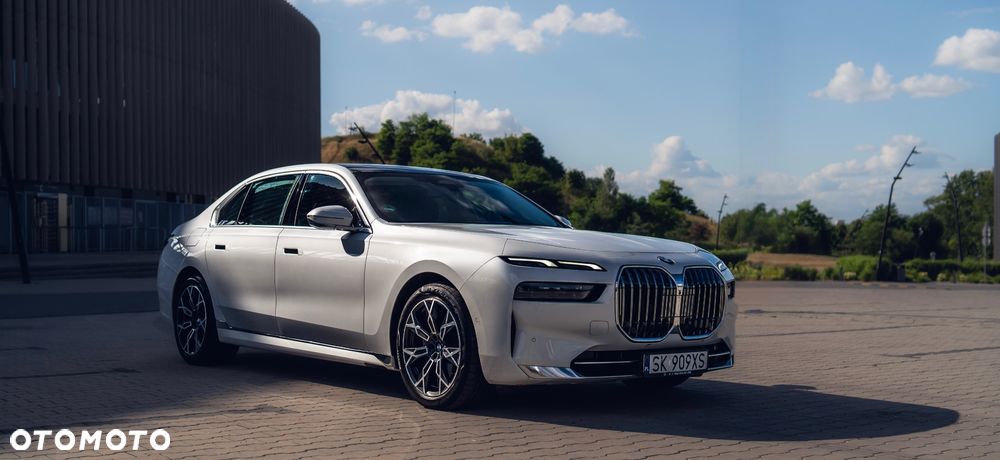 BMW Seria 7 730d xDrive mHEV - 37